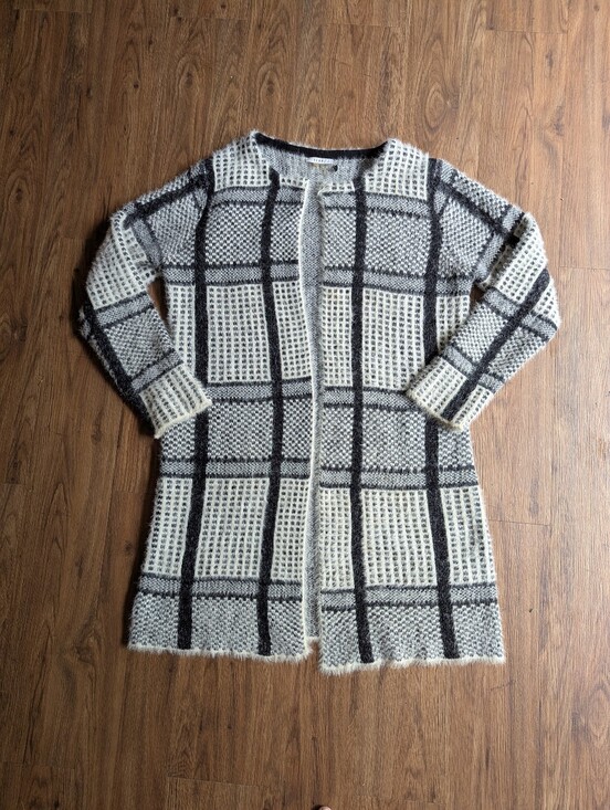 Sioni Sweaters - Sioni Black And Gray Plaid Open-Front Fuzzy Cardigan Sz XL